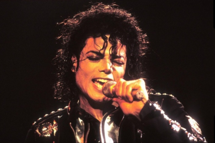Incredibil: cum ar fi arătat Michael Jackson la 50 de ani, dacă nu făcea nicio operaţie estetică