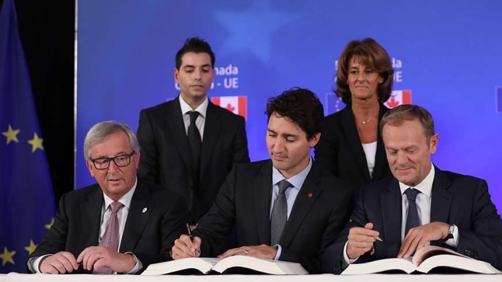 Parlamentul European amână ratificarea acordului dintre UE şi Canada
