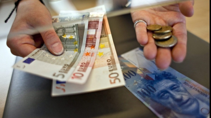 Clienţii cu credite în franci elveţieni: „Tăriceanu să-şi reconsidere de urgenţă poziţia exprimată”