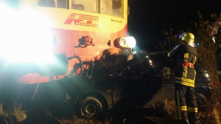 Accident înfiorător, în Timiş: o şoferiţă de 30 de ani, ucisă după impactul cu un tren