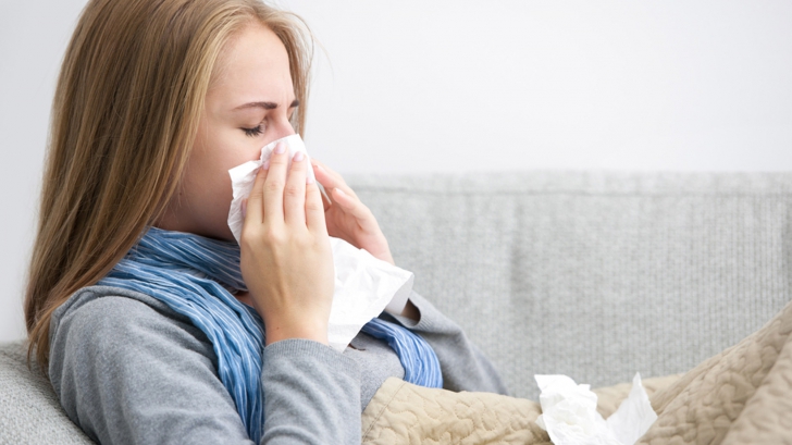 Tu ştii care e diferenţa dintre răceală şi gripă? Iată când trebuie să mergi neapărat la medic