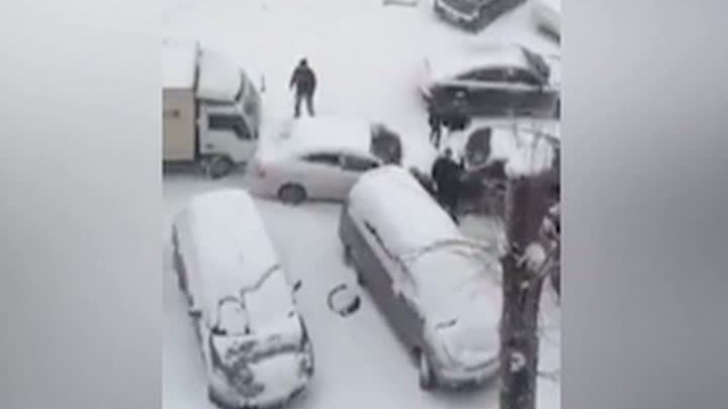 Iarnă grea în Rusia. Șoferii sunt îngroziți