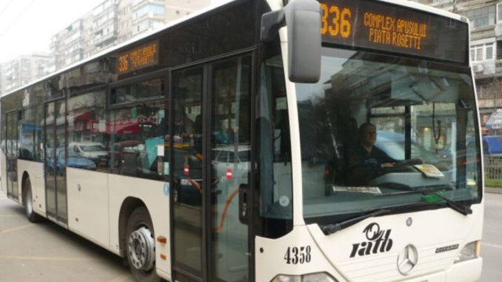 Autobuzele şi tramvaiele circulă miercuri şi joi după program de duminică. La metrou, program normal