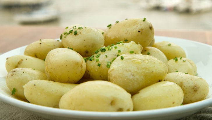 Dieta cu cartofi face minuni. Scapi rapid de kilogramele în plus!