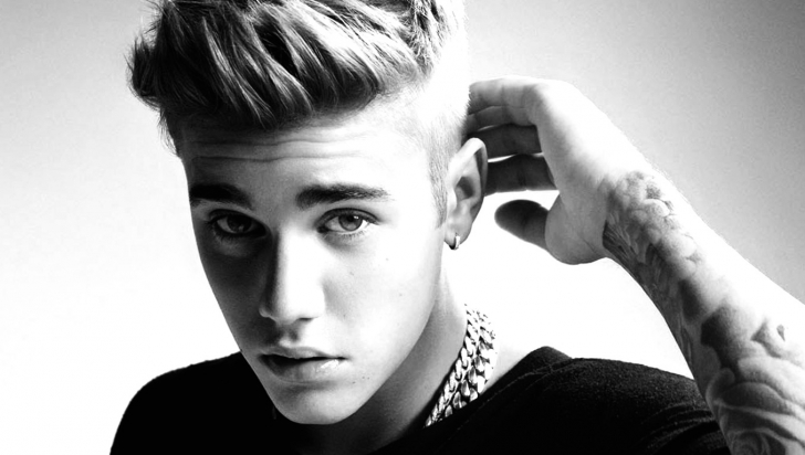 Justin Bieber a cedat nervos. A lovit un fan cu pumnul în faţă. Totul a fost filmat
