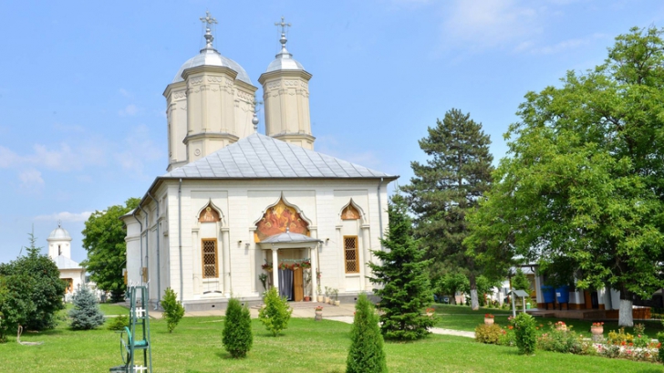 Jaf de proporţii la Mănăstirea Pasărea, de lângă Bucureşti. Hoţii au furat 100.000 de euro