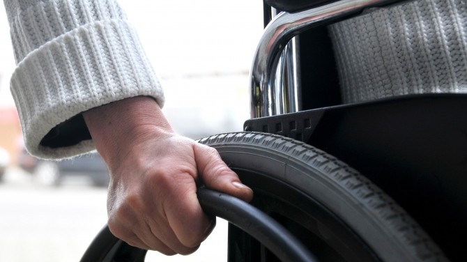 Persoanele cu dizabilităţi din România vor avea o lege a pensiilor distinctă