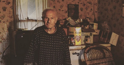 Avea pasiunea de a poza case dărăpănate. A intrat în această locuinţă. ŞOC! Ce a găsit, a marcat-o