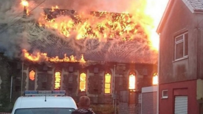 Fotografiile terifiante care au &icirc;ncins internetul. Ce au văzut &icirc;n flăcările care au cuprins biserica