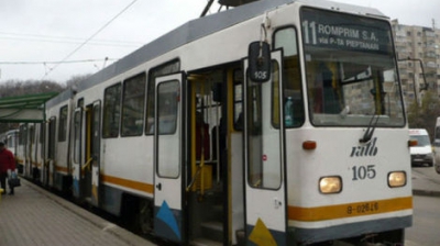 Accident în Capitală: Două tramvaie cu călători s-au ciocnit în zona Pasajului Basarab