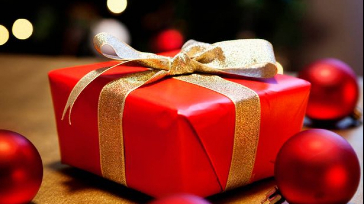 90% din internauții români vor cumpăra online cadouri de Crăciun. Cât vor să cheltuie pe ele