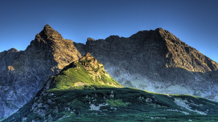 CCN trage un semnal de alarmă asupra pericolului la care sunt expuși Munții Carpați 