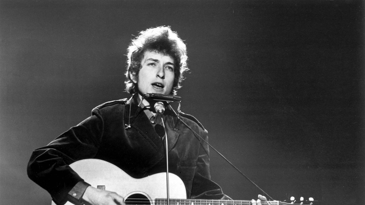 Bob Dylan a mulţumit, în sfârşit, pentru Premiul Nobel dar trimite pe altcineva la ceremonie