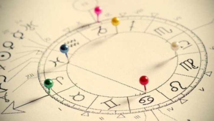 Horoscop 16 decembrie. Două zodii pierd banii printre degete - zi foarte romantică pentru altele