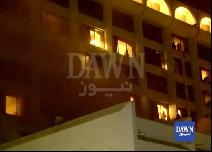 Incendiu devastator la hotel. 11 persoane au ars de vii, iar 50 sunt rănite - VIDEO