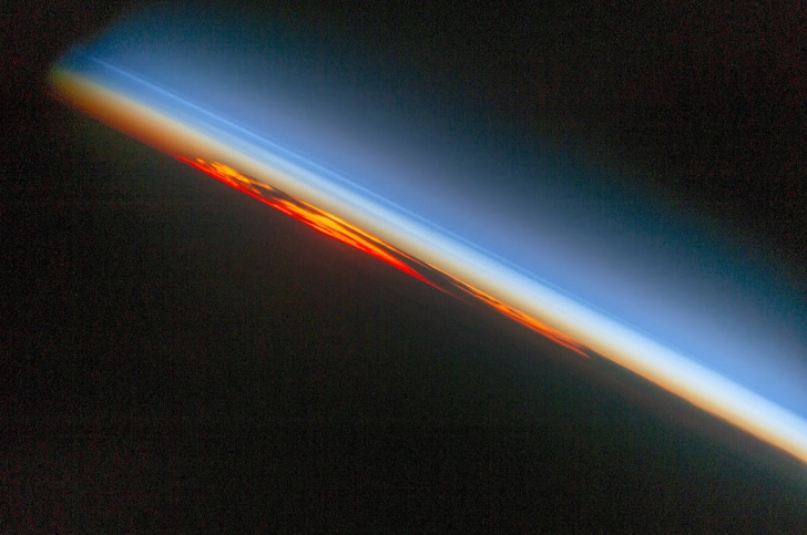 Spectaculos: cum arată un apus de soare INCENDIAR, văzut de pe ISS