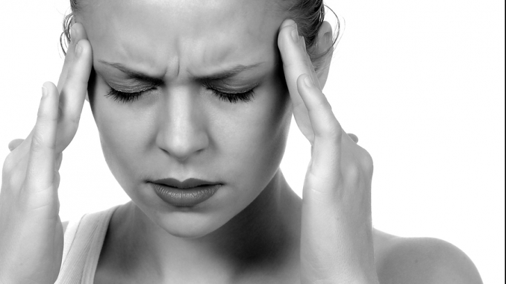 Infecţia sinusurilor sau o migrenă? Cum îți dai seama