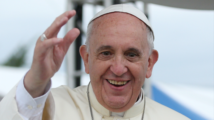 Papa Francisc despre răspândirea ştirilor false: "Dezinformarea este precum coprofilia"