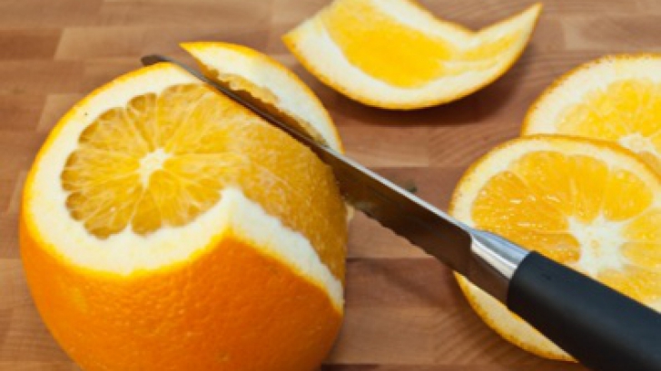 Șapte greșeli pe care le faci când mănânci portocale. Îți pot afecta GRAV sănătatea