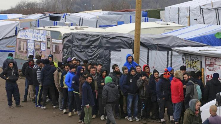 Refugiati la granită (foto arhivă)