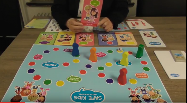 A apărut jocul care îi învață pe copii să se apere de pedofili