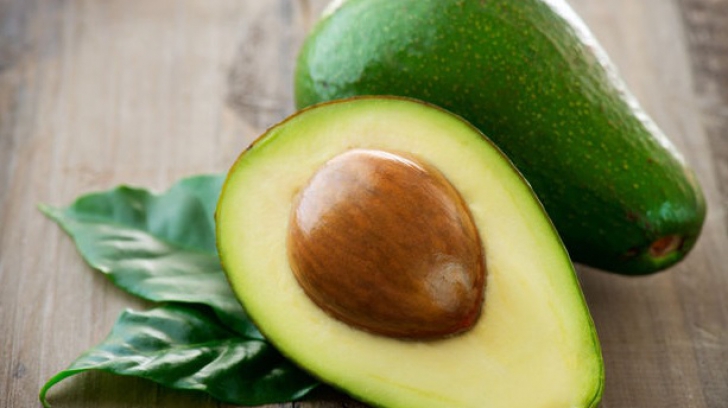 De ce ar trebui să consumi şi sâmburele de avocado