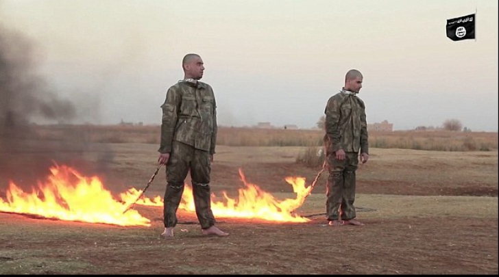 Statul Islamic a publicat o înregistrare video în care doi militari turci sunt arşi de vii