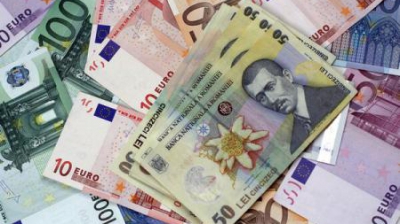 Leul s-a apreciat, marți, &icirc;n raport cu euro și cu francul elvețian