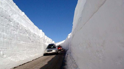 Cum se face dezăpezirea în Norvegia şi Canada, la minus 30 de grade. Pare ireal! VIDEO