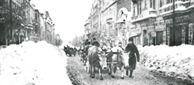 Imagini de la marele viscol din '54. Cea mai cruntă iarnă din Bucureşti. Cum se facea dezăpezirea?