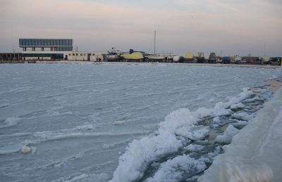 Marea Neagră a îngheţat aproape de mal din cauza gerului extrem. Imagini spectaculoase