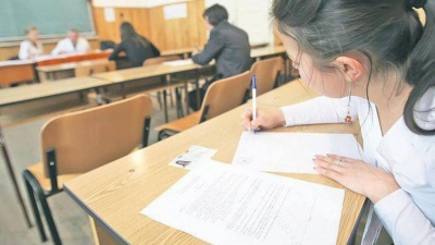 Simularea la Bacalaureat 2017 începe luni. Modele de subiecte şi calendarul simulărilor la BAC 2017