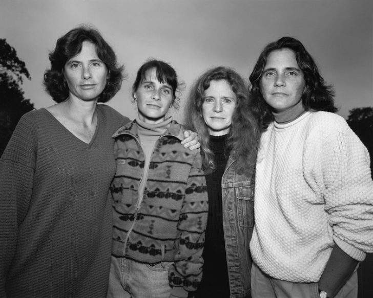 Patru surori s-au fotografiat împreună vreme de 40 de ani. Ultima poză e emoţionantă