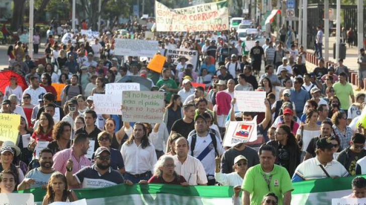 Mexic: Proteste după o majorare semnificativă a prețului benzinei