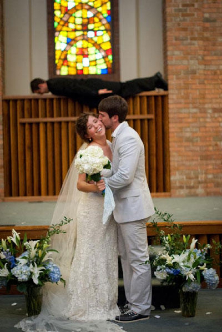 Cele mai proaste fotografii pe care mirele şi mireasa le-au realizat la nunţi. S-au făcut de râs