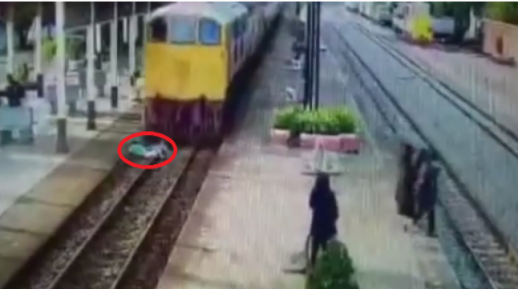 Un bărbat s-a aruncat în faţa trenului pentru a se sinucide. Ce a urmat după este un MIRACOL