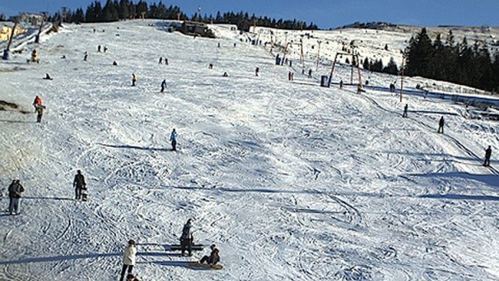 Veşti bune pentru iubitorii sporturilor de iarnă. Toate pârtiile de schi din Hunedoara sunt deschise