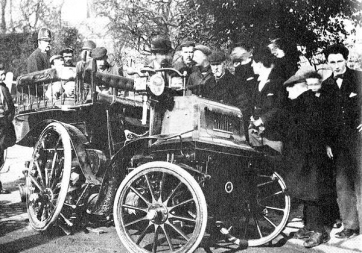 Cum arătau maşinile implicate în PRIMUL accident auto din istorie şi câte victime a făcut?