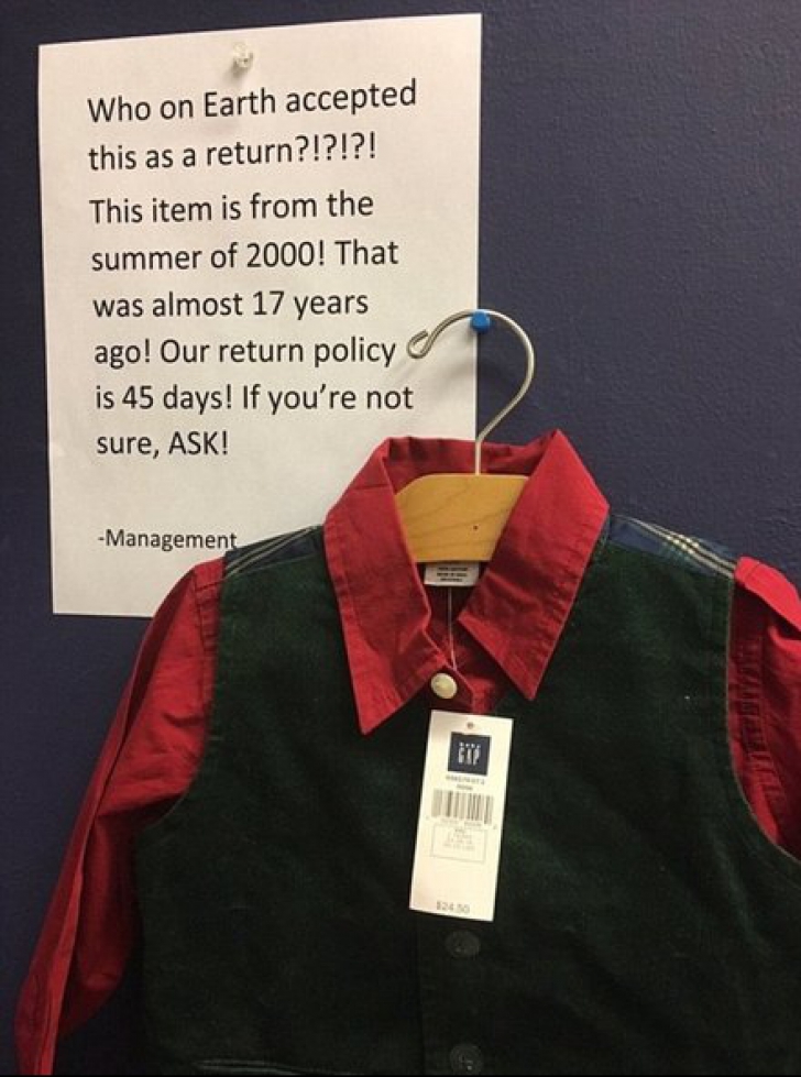 A returnat la magazin o cămașă cumpărată acum 17 ani. Reacția managerului? Vei râde