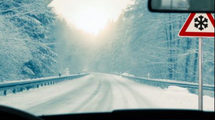5 obiecte pe care trebuie obligatoriu să le ai în mașină iarna