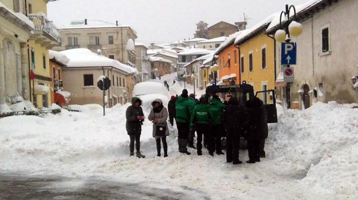 Cutremure în Italia: O mamă și copilul ei, salvaţi de sub dărămături 
