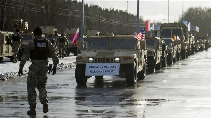 Blindatele și militarii SUA au trecut în Polonia, desfășurare fără precedent după Războiul Rece