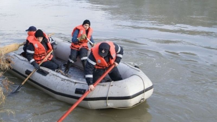 Cadavrul unei femei a fost găsit plutind pe un râu, în județul Giurgiu. Ce au descoperit polițiștii