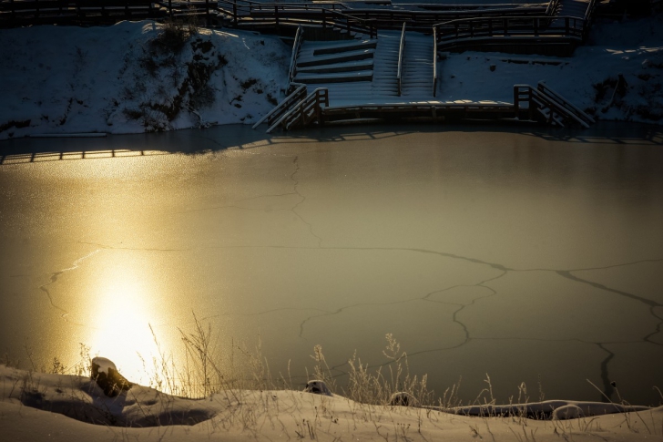 GER năprasnic: cele mai sărate lacuri din România au îngheţat. Imaginile sunt de POVESTE