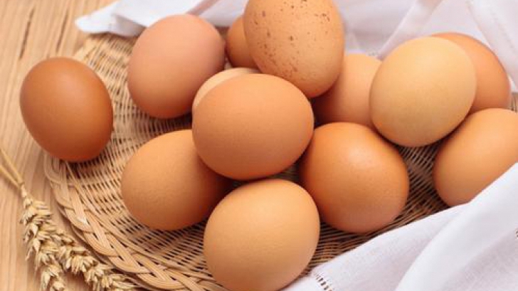 Mituri şi adevăruri despre ouă. Când sunt "bombă" nutritivă şi când ne otrăvesc