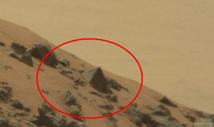 TOP 5 imagini controversate surprinse pe Marte