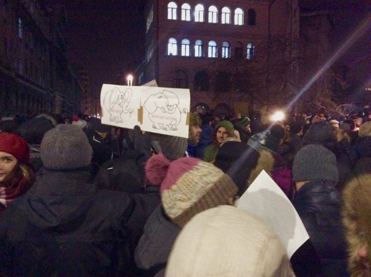 Nou protest în Piaţa Universităţii, marţi seară, faţă de proiectele vizând graţierea şi Codul Penal