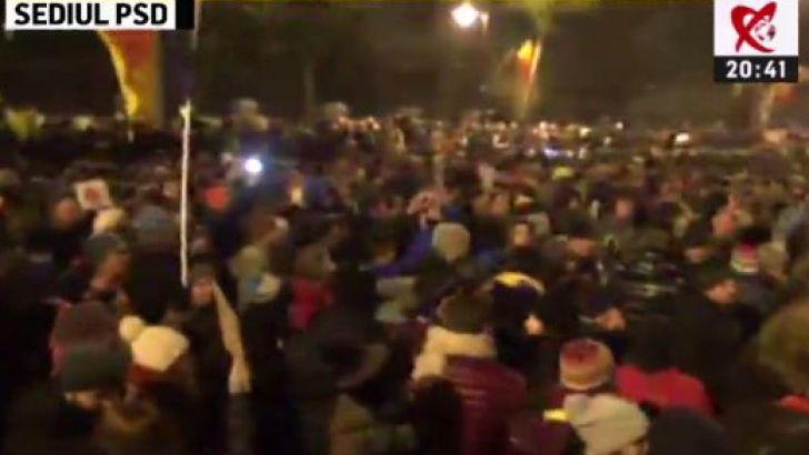 PROTEST ANTI-GRAŢIERE. Zeci de mii de oameni, în stradă: "Corupţia ucide!" Iohannis, la Universitate