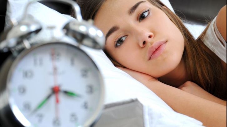 Ce au descoperit medicii despre persoanele care dorm puțin