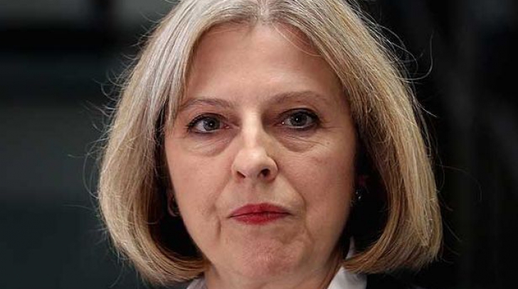 Premierul Theresa May minimalizează efectele deprecierii lirei sterline 